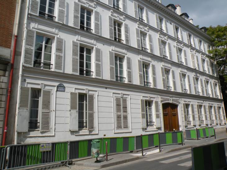  immeuble blanc, 6 rue Oudinot